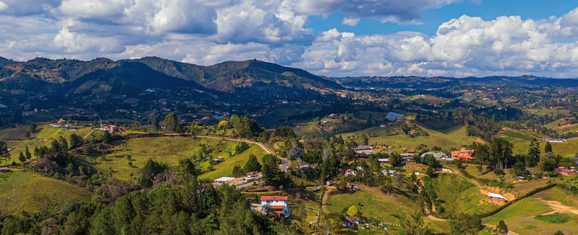 Alt = El Oriente Antioqueño es una región clave para Antioquia y para el país debido a su constante crecimiento y desarrollo. 